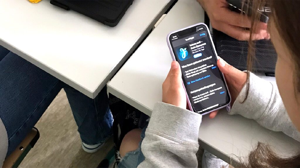 Future.self App wird von Schüler in der Schule genutzt